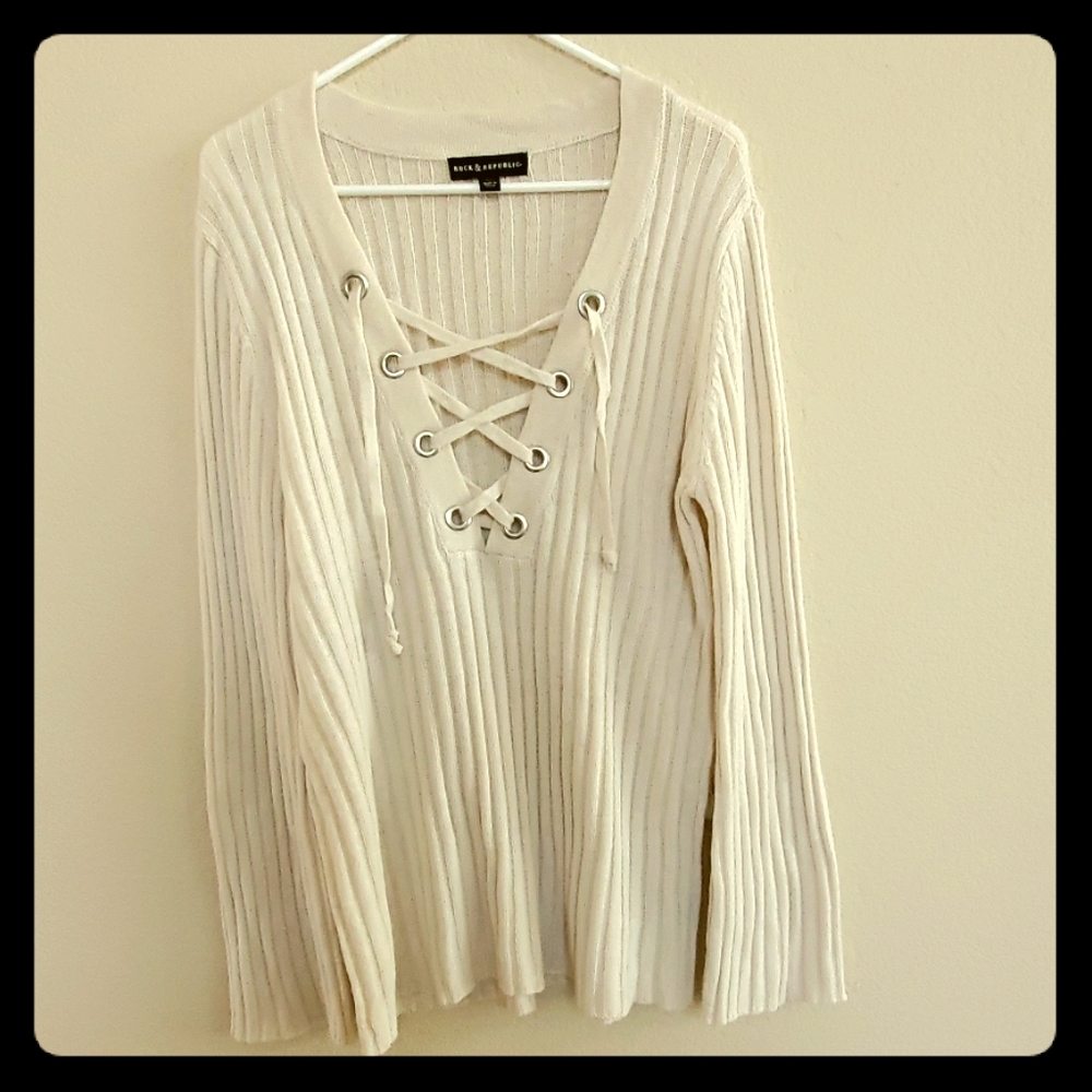 Deep V cut long sleeve blouse